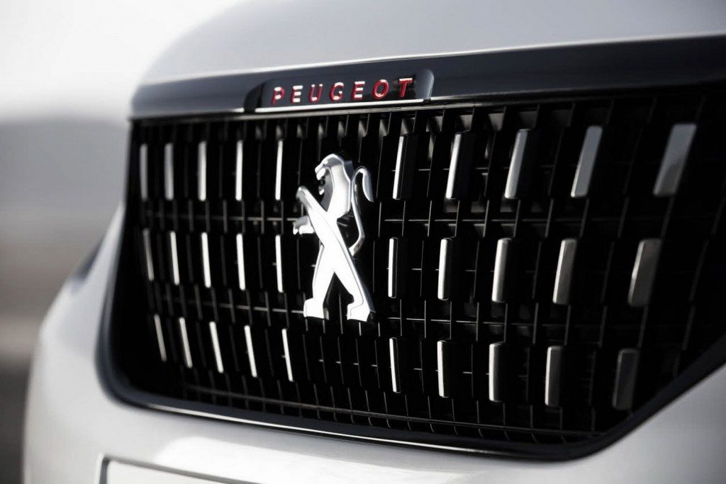 Peugeot-2008-GT-15
