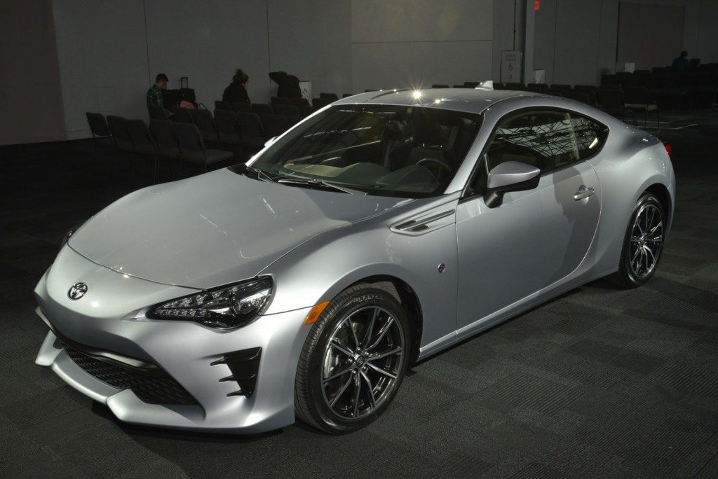 2017-Toyota-GT-86-1