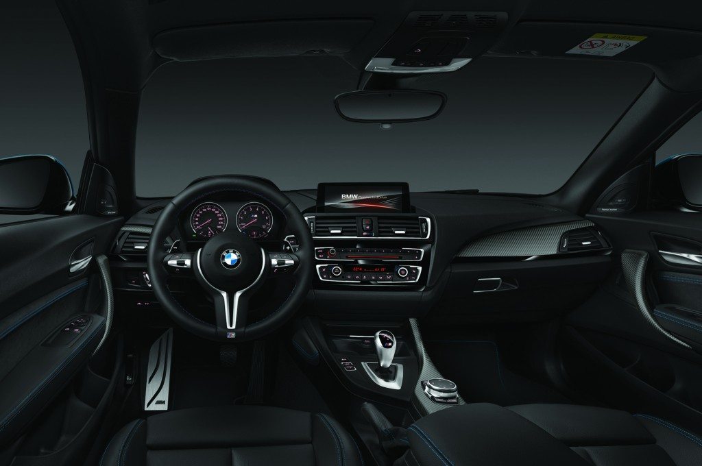2016-BMW-M2-Coupe-Interior-3