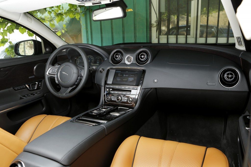 Sürüş İzlenimi Jaguar XJ Autocar